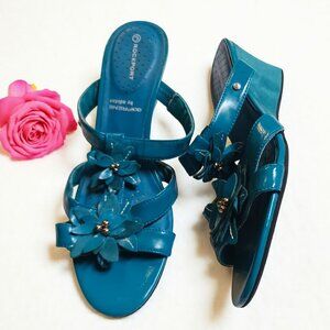 Rockport Aqua Blue Wedge Sandals — Women’s 8M